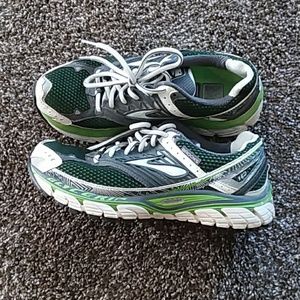 Running shoes